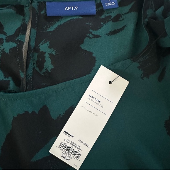 Women’s Dress Blouse - Picture 3 of 3